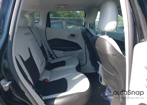 2020 Jeep Compass Latitude 4X4 из США, поврежденный, VIN 3C4NJDBB8LT143150